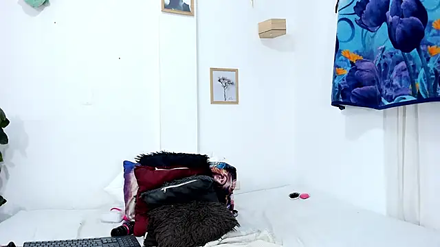 Snapshot of isabella_ma2 chatting on October 1, 2025, 4:18 am isabella ma2 online show from October 1, 2025, 4:18 am