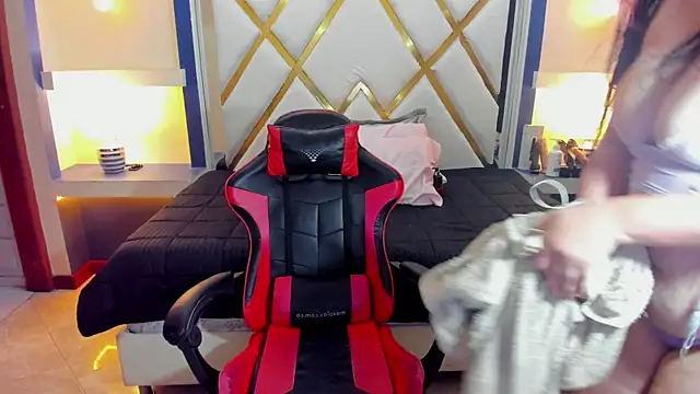 Snapshot of isabella_ma2 chatting on October 30, 2025, 3:41 am isabella ma2 online show from October 30, 2025, 3:41 am