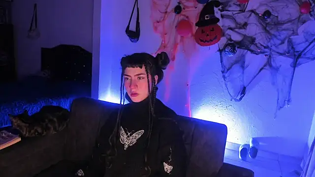 kitty  chs online show from November 16, 2025, 11:21 pm