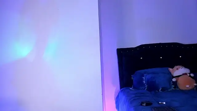 kitty  chs online show from April 6, 2026, 12:19 am