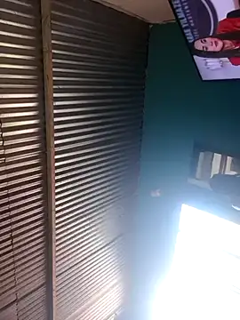 hot-mom22 online show from September 23, 2025, 12:19 pm