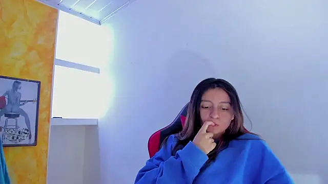 lala clark online show from February 12, 2026, 8:04 pm