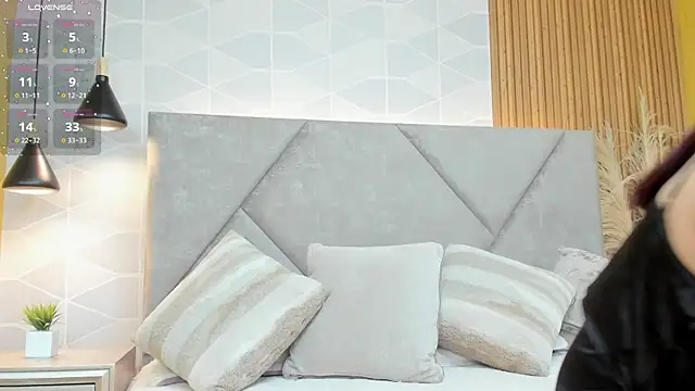 Bunny boobs   online show from April 10, 2026, 6:56 pm