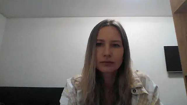 Snapshot of Tavriena chatting on November 2, 2025, 8:00 pm Tavriena online show from November 2, 2025, 8:00 pm