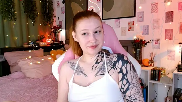 Snapshot of Ayla_Hicks chatting on July 10, 2026, 3:11 am Ayla Hicks online show from July 10, 2026, 3:11 am