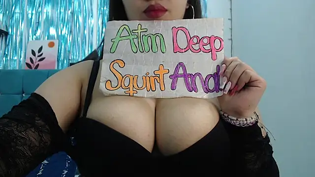 Snapshot of Emilyfire_69 chatting on April 1, 2026, 1:41 pm Emilyfire 69 online show from April 1, 2026, 1:41 pm