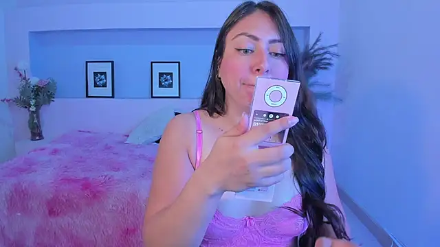 Snapshot of ZaraRosse7 chatting on October 11, 2025, 12:15 pm ZaraRosse7 online show from October 11, 2025, 12:15 pm