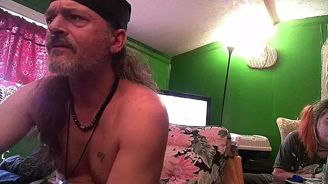 HippieDad333 online show from April 12, 2026, 8:25 pm