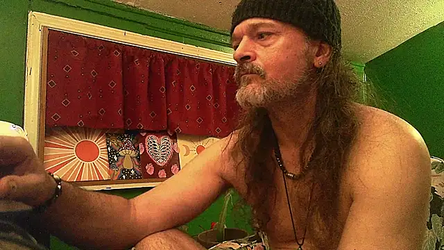 HippieDad333 online show from April 19, 2026, 1:49 am