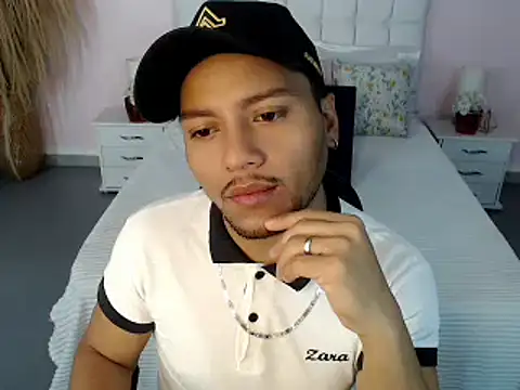 Max Rivers online show from October 10, 2025, 12:04 pm
