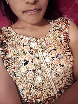 Queen-Bee143 online show from February 17, 2026, 4:42 am