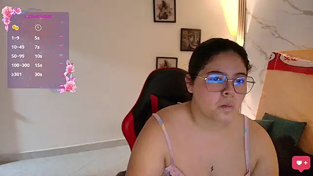 Nina Rouge7 online show from November 16, 2025, 12:33 pm