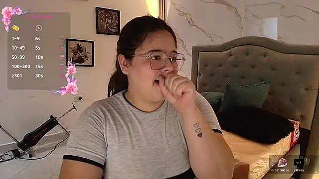 Nina Rouge7 online show from December 17, 2025, 3:18 pm