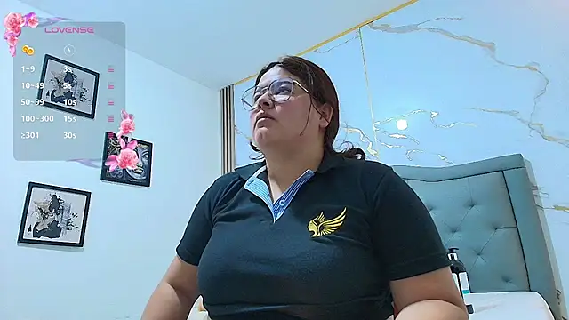 Nina Rouge7 online show from January 13, 2026, 6:02 pm