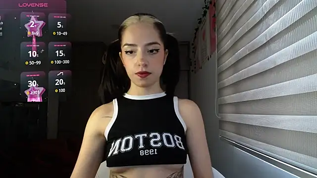 Snapshot of Kittyross chatting on March 25, 2026, 7:20 pm Kittyross online show from March 25, 2026, 7:20 pm