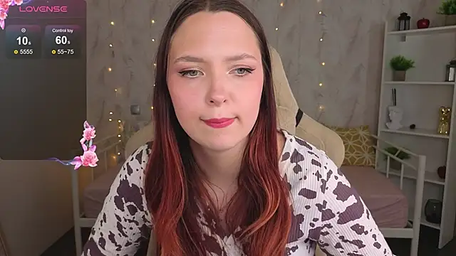 Monica  Queen online show from June 3, 2026, 5:32 am