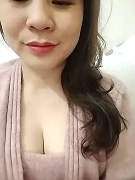 Girl Shy2000 online show from February 8, 2026, 11:30 pm