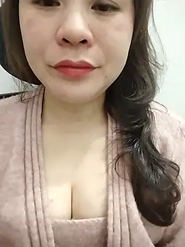 Girl Shy2000 online show from February 12, 2026, 3:40 pm