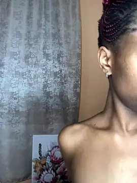 Caramel102004 online show from November 17, 2025, 8:14 pm