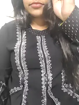 Miss Rose   online show from October 6, 2025, 5:10 pm