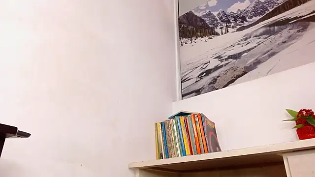 Adrianna5  online show from March 11, 2026, 9:04 am