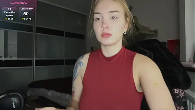 EvaCarter1 online show from October 16, 2025, 7:53 am