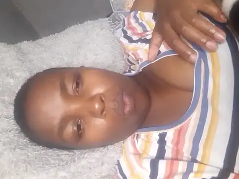 Snapshot of QueenLanaL chatting on October 23, 2025, 9:24 pm QueenLanaL online show from October 23, 2025, 9:24 pm