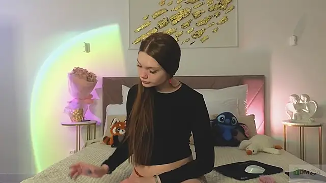 Nicole Broown  online show from January 31, 2026, 9:02 pm