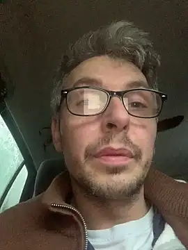 CerveniXXL online show from November 16, 2025, 7:36 am