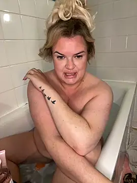 MrsBlazeXX online show from September 29, 2025, 10:47 pm