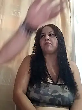 MEYBELLATINA online show from October 29, 2025, 8:32 pm