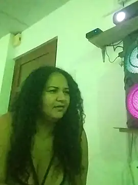 MEYBELLATINA online show from June 13, 2026, 1:36 am