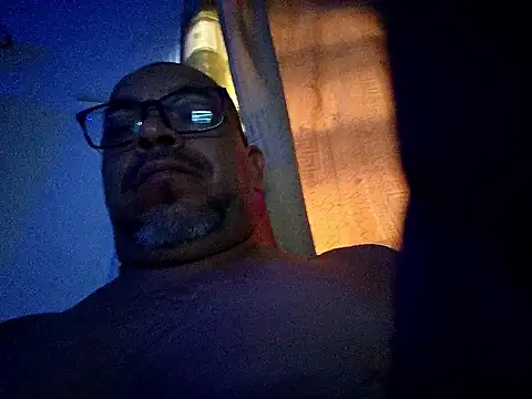 ANTHONYHOTT69 online show from May 7, 2026, 9:31 pm
