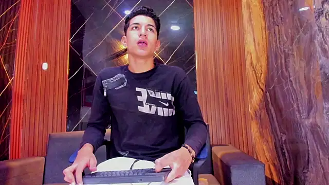 Stiben boy online show from November 9, 2025, 3:49 am