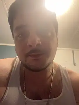 Snapshot of latenightguy chatting on July 21, 2026, 2:36 am latenightguy online show from July 21, 2026, 2:36 am