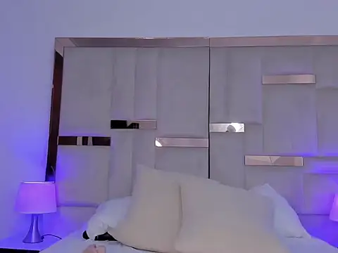 Lia Sin online show from October 18, 2025, 1:23 pm