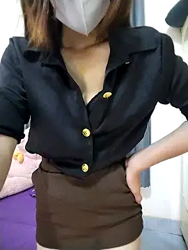 Quynhbabysexy online show from November 12, 2025, 2:28 pm