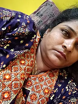 navyasree143 online show from October 20, 2025, 10:43 pm