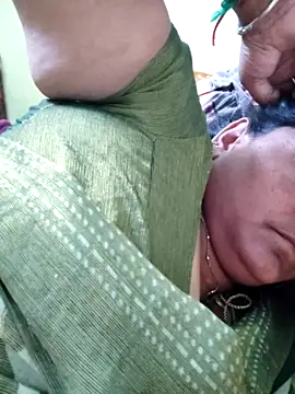 navyasree143 online show from April 10, 2026, 9:58 am