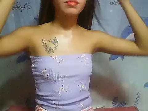 SweetPussie18x online show from October 28, 2025, 2:04 am