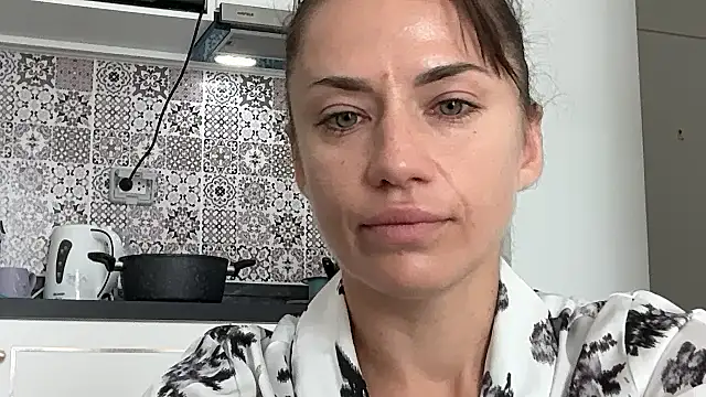 Roriann online show from February 10, 2026, 7:23 am