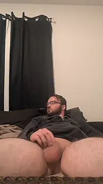 bear8t online show from October 31, 2025, 11:00 am