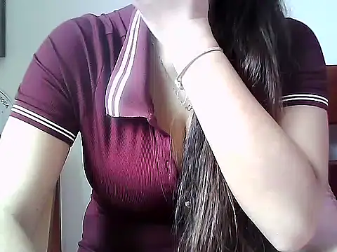 Snapshot of larj021bb chatting on November 2, 2025, 1:35 pm larj021bb online show from November 2, 2025, 1:35 pm