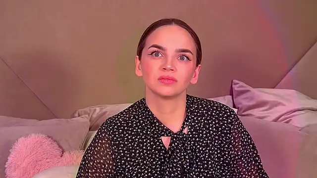 AnitaVenture online show from November 28, 2025, 4:26 am