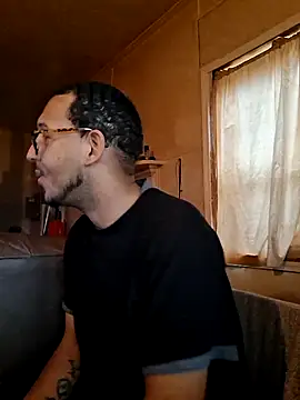 ThrowedWorldWide online show from December 2, 2025, 1:05 pm