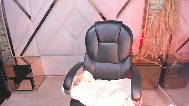 Irina Rouse online show from November 6, 2025, 1:45 pm