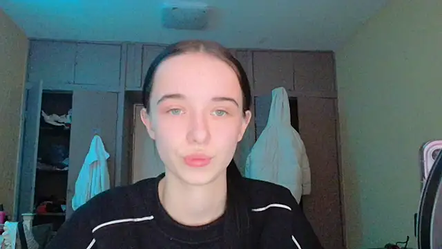 Emilia Light online show from February 16, 2026, 8:21 am