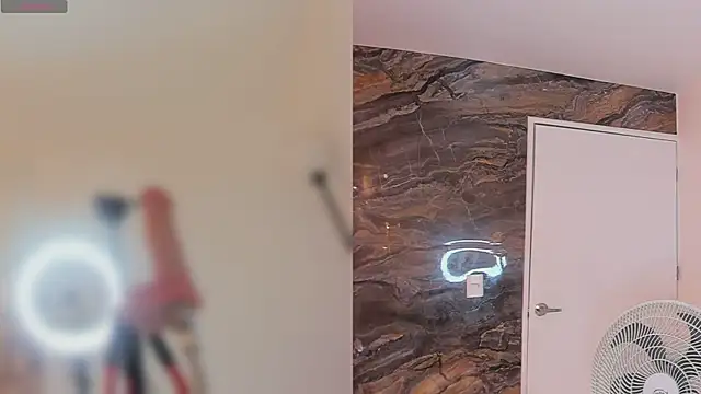 Snapshot of beca_winn chatting on November 26, 2025, 12:06 pm beca winn online show from November 26, 2025, 12:06 pm