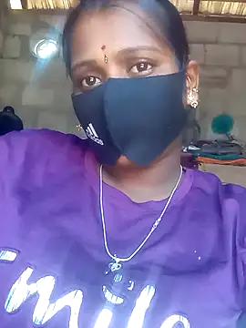 Tamil Hot Sandy online show from November 5, 2025, 3:28 am