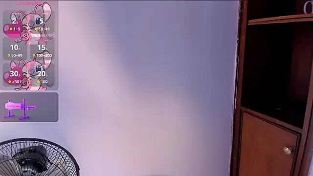 Caroline Millerr online show from October 28, 2025, 7:38 pm